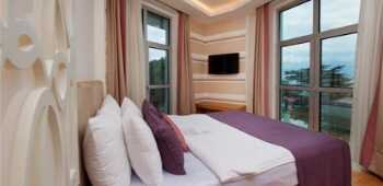 Wes Hotel · 46