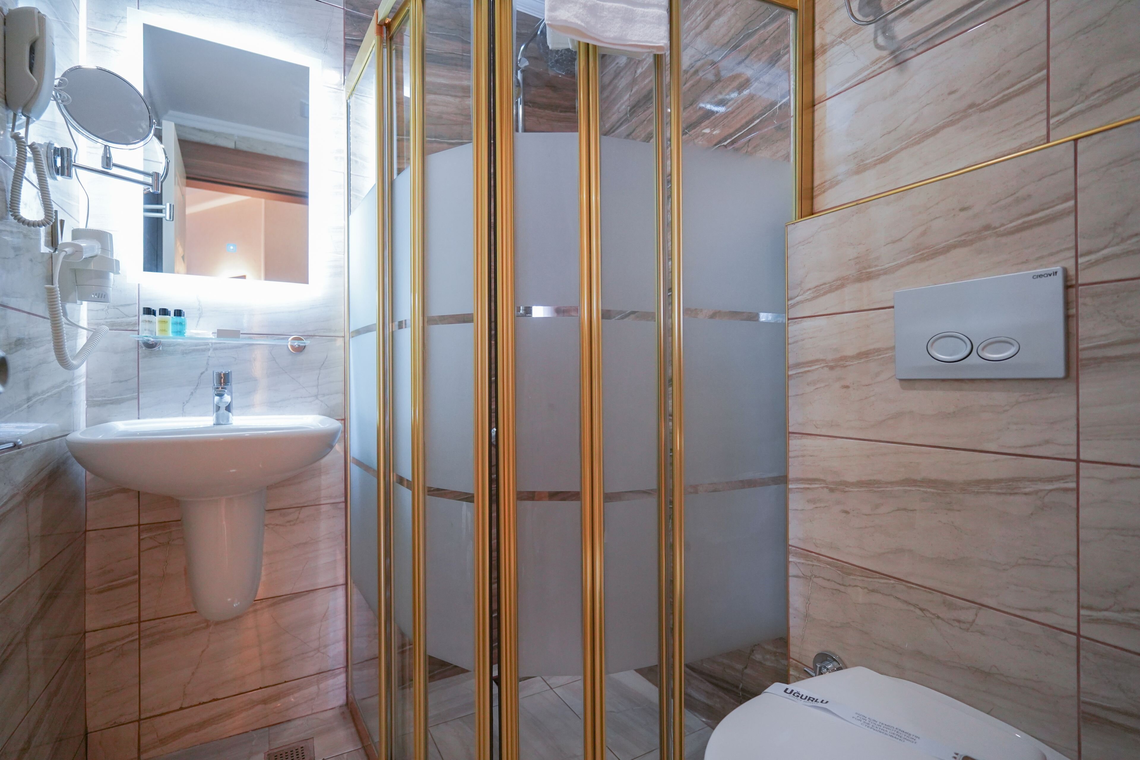 Uğurlu Hotel