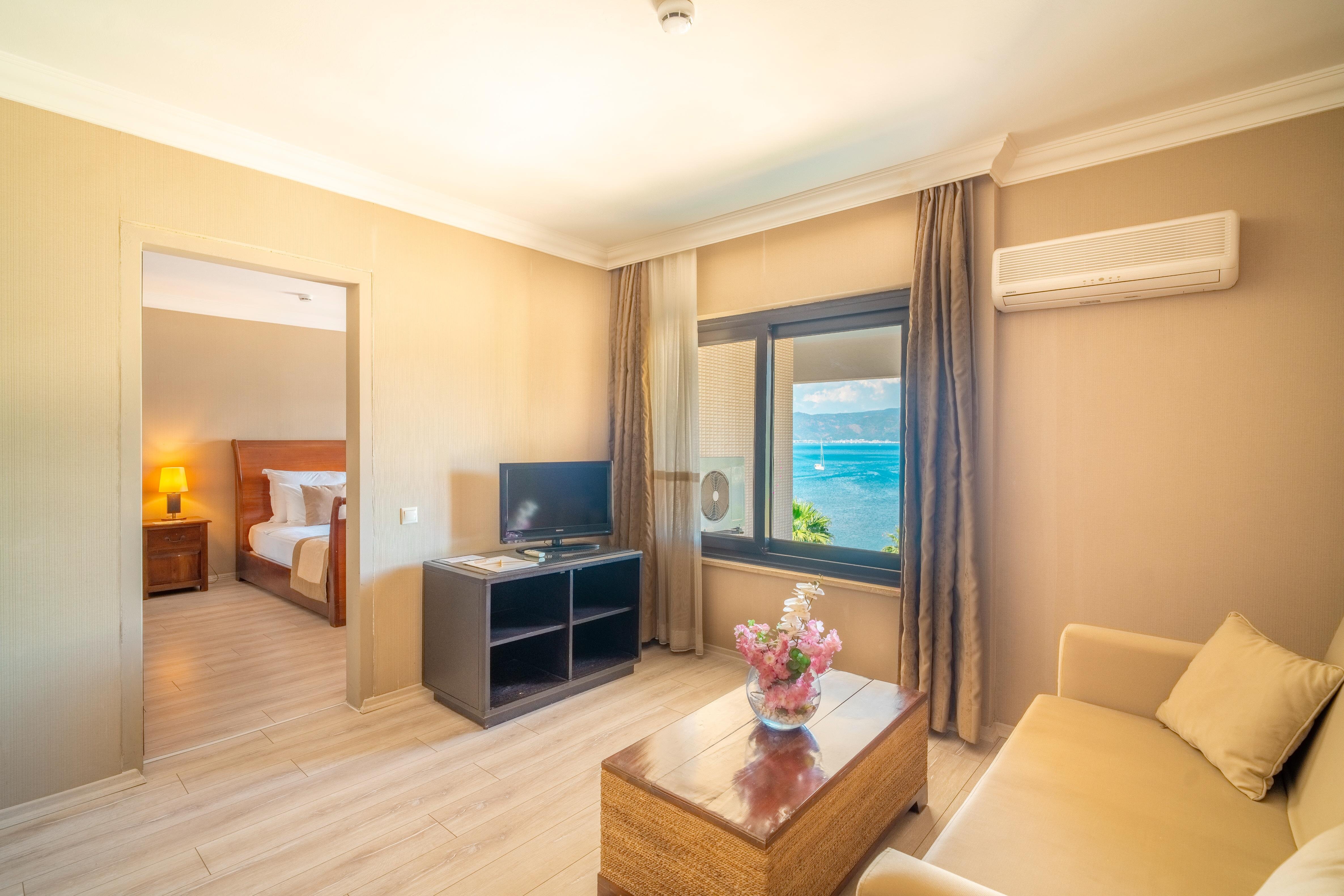 Faros Premium Beach Hotel