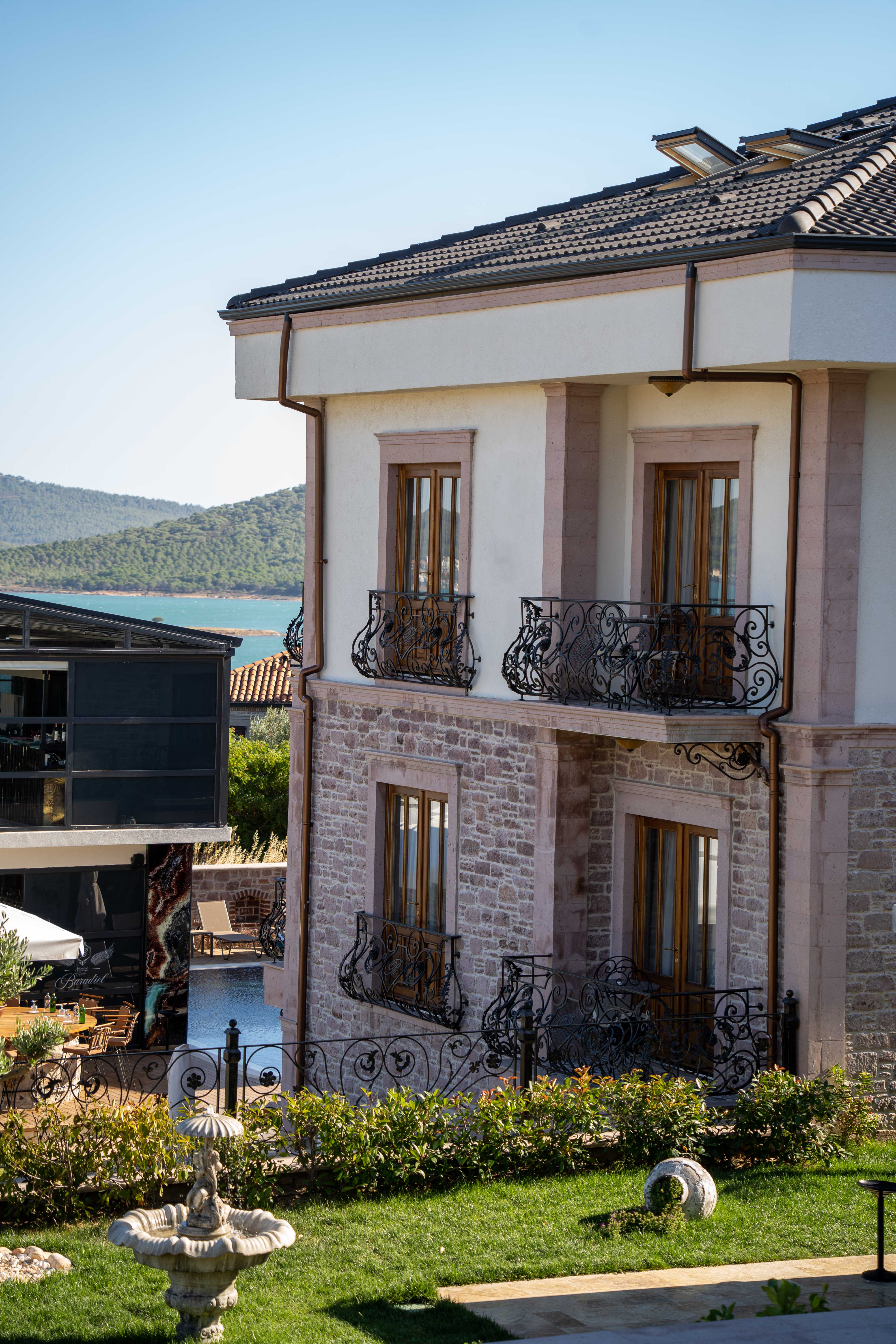 Cunda Baradiel Hotel