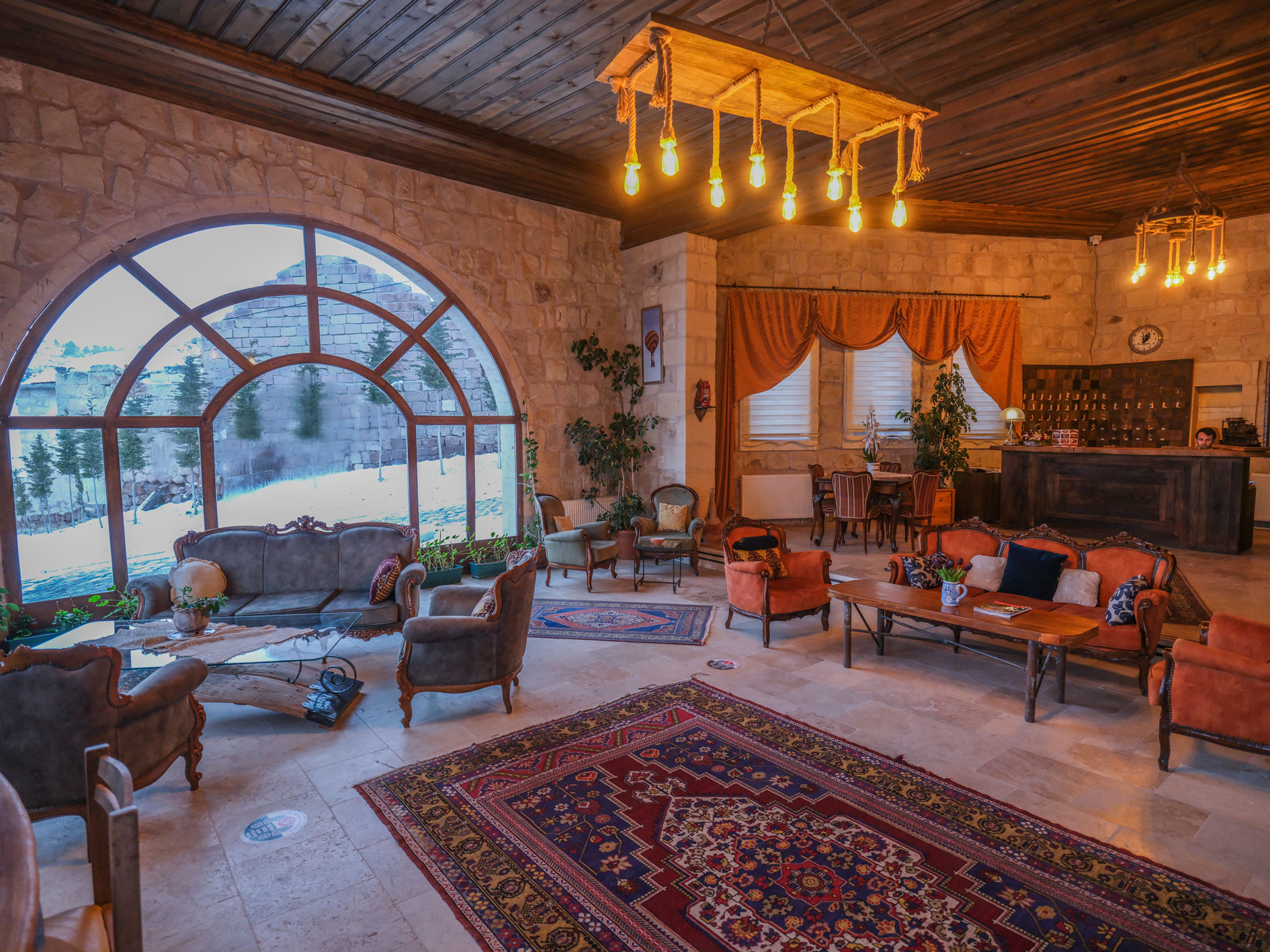 Kalsedon Cave Suites