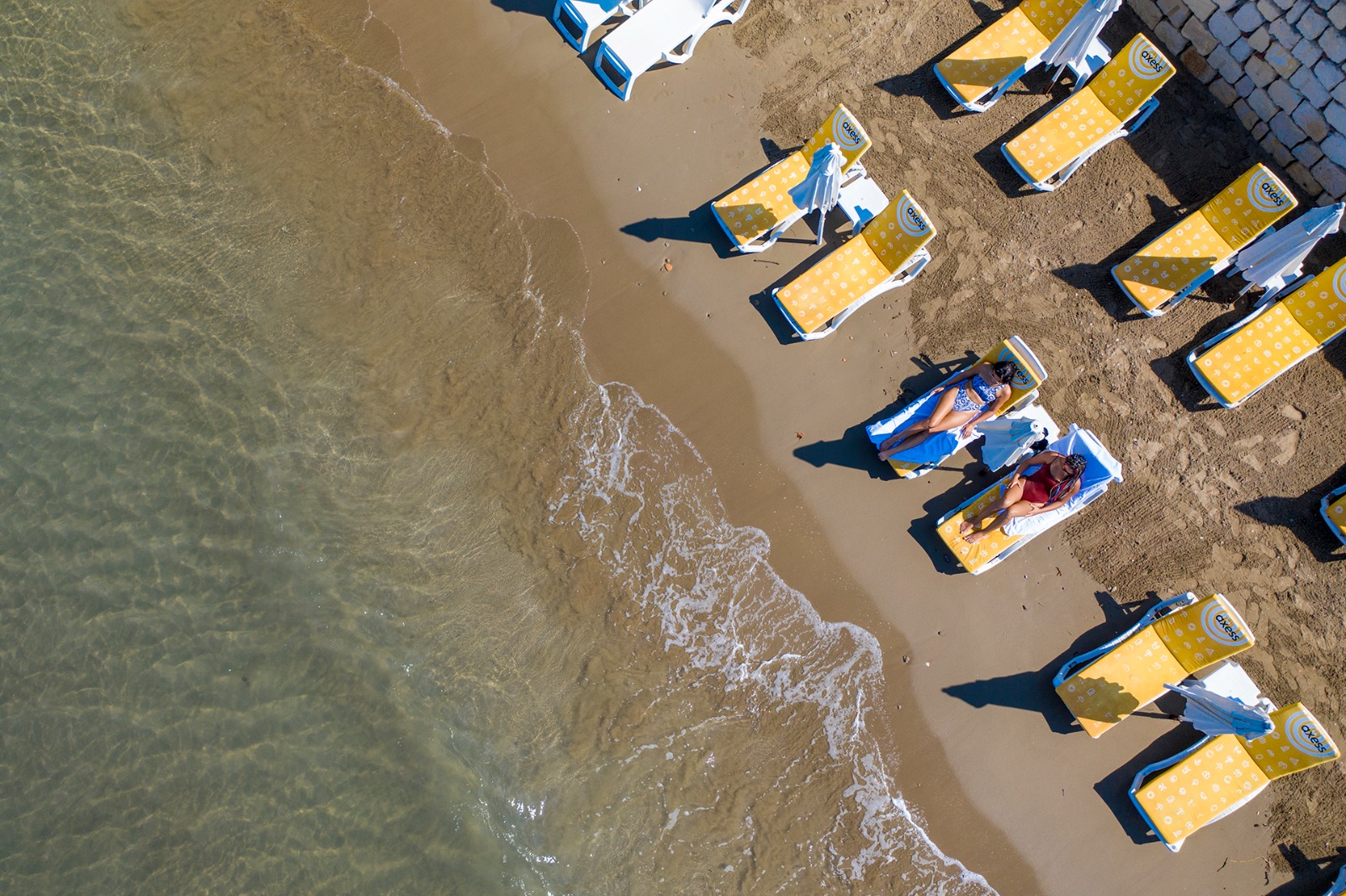 Side Beach Club