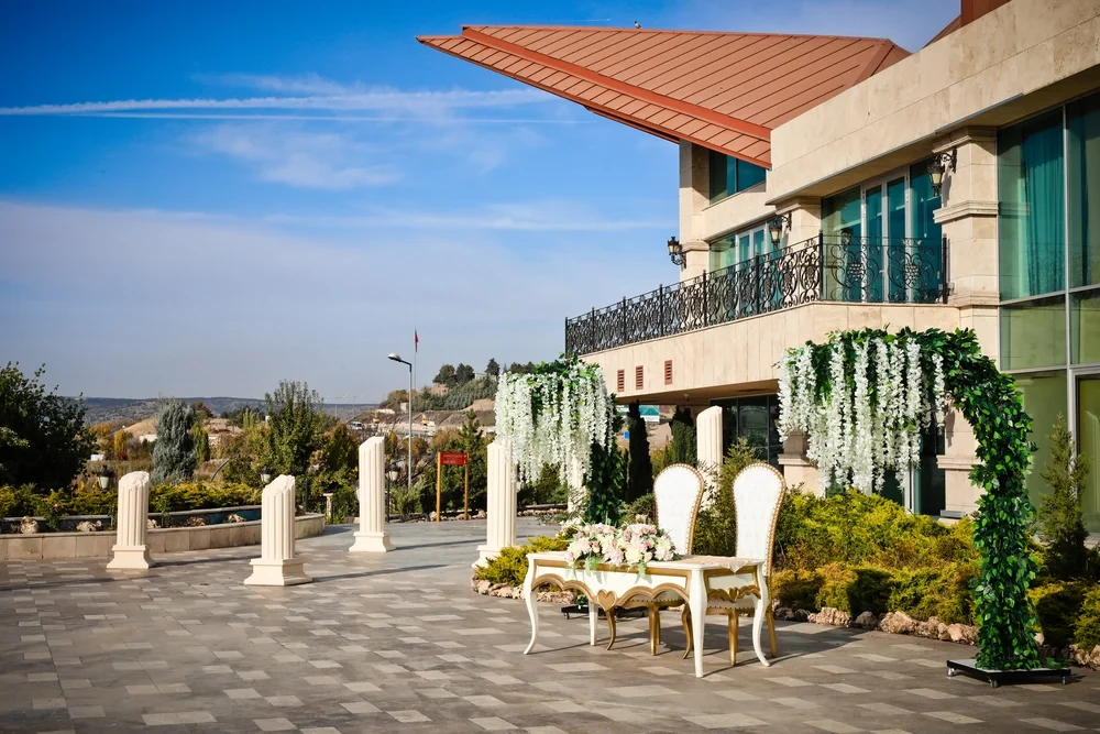 Kronos Hotel · 3
