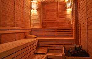 Wes Hotel · 13