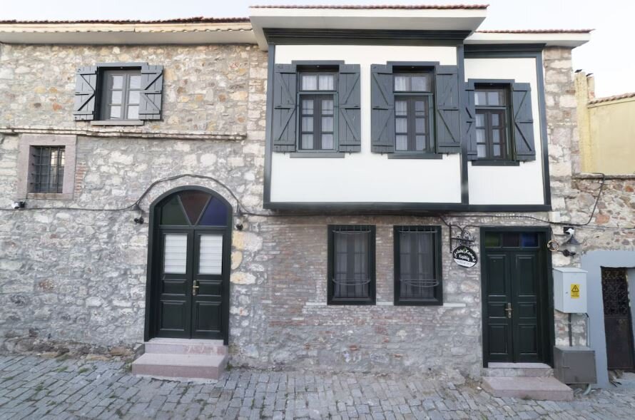 Avlulu Konak Küçükköy