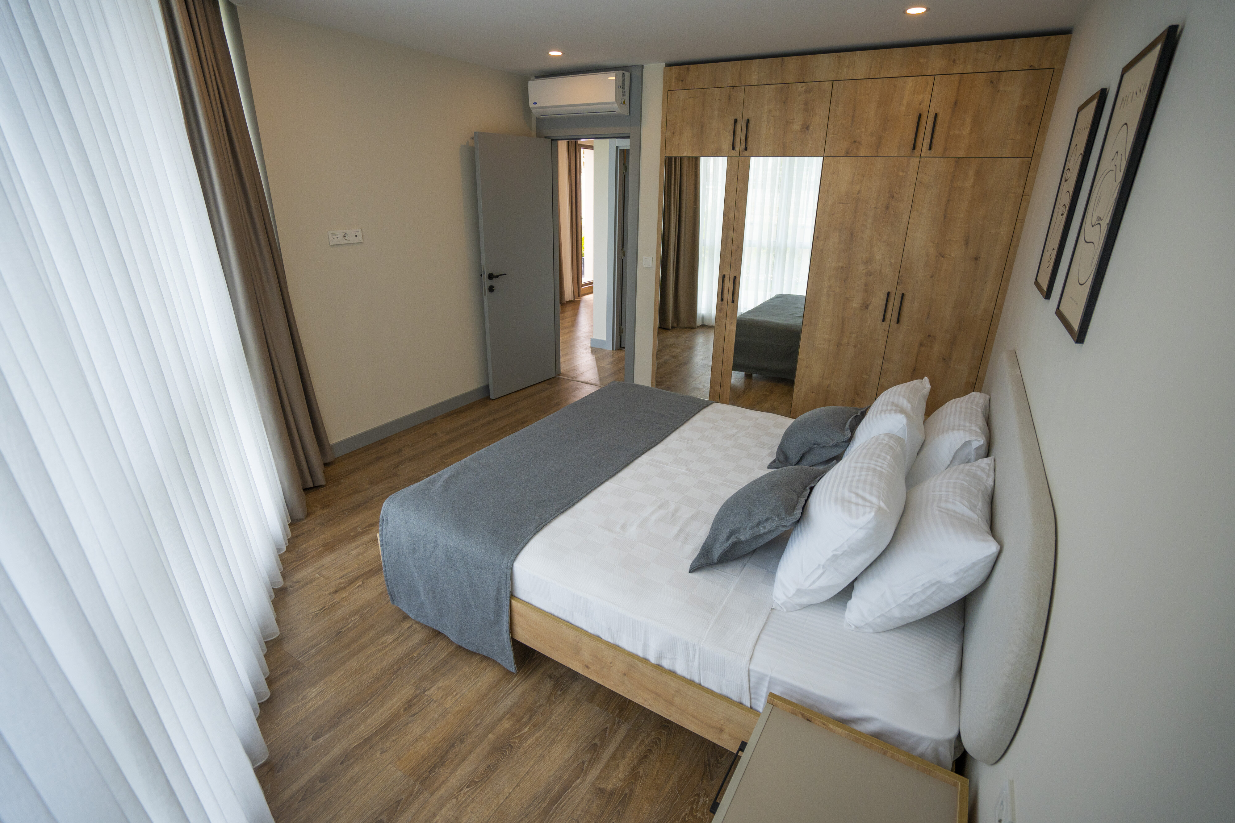 Deluxe Daire Oda (Balkonlu)