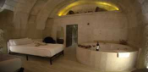 Family Cave Suite with Jacuzzi Görseli