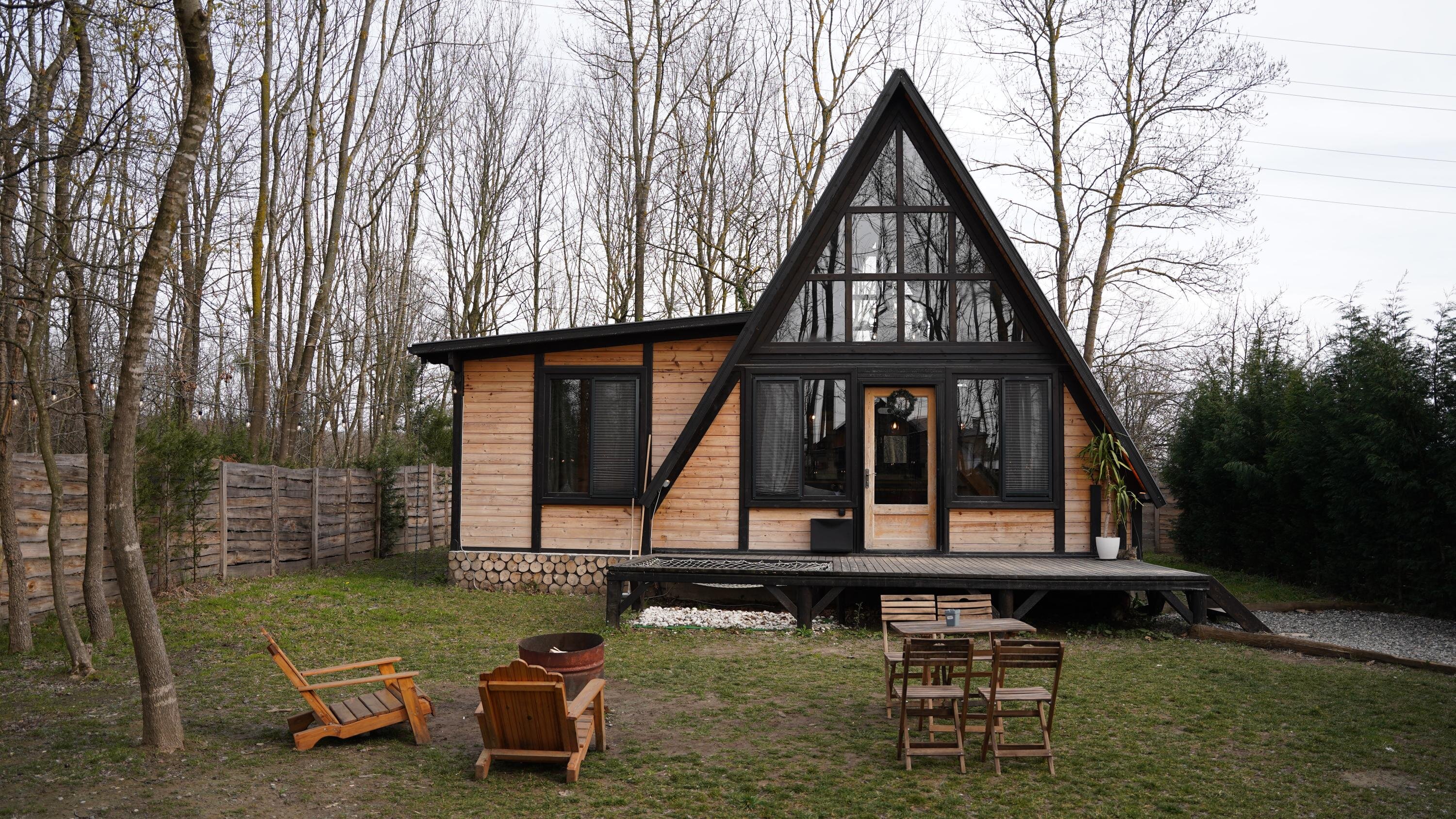 Pentalow Cabin · 26