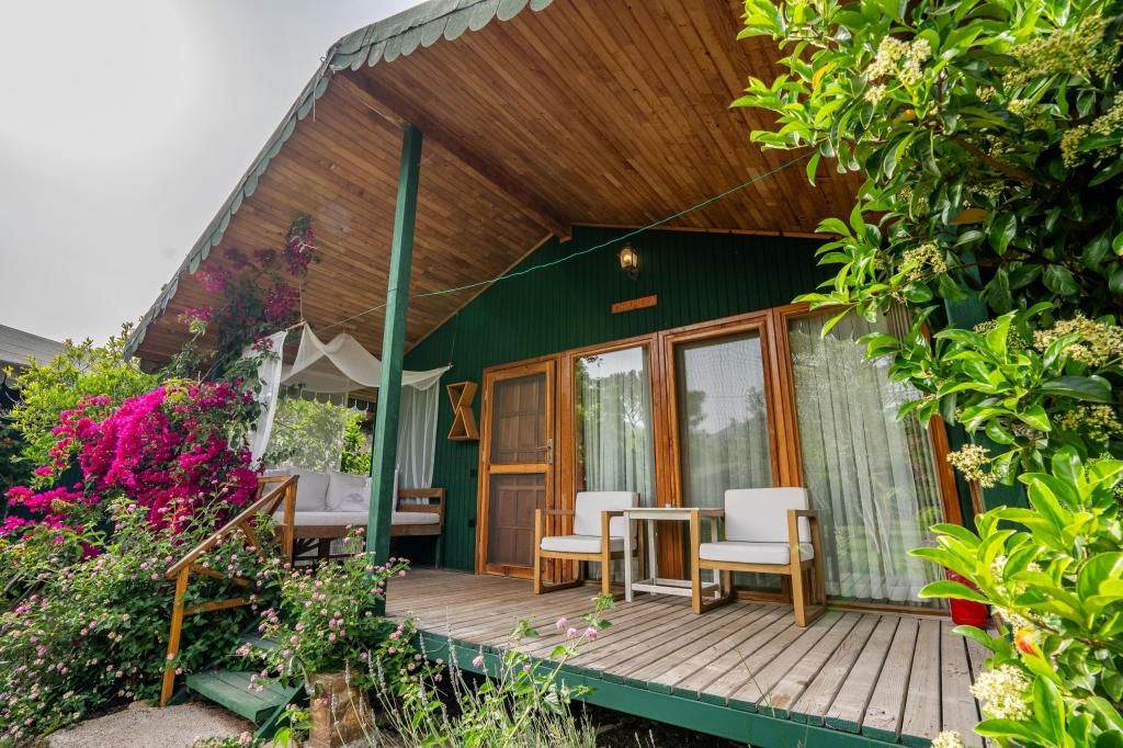 Etenna Beach Bungalows