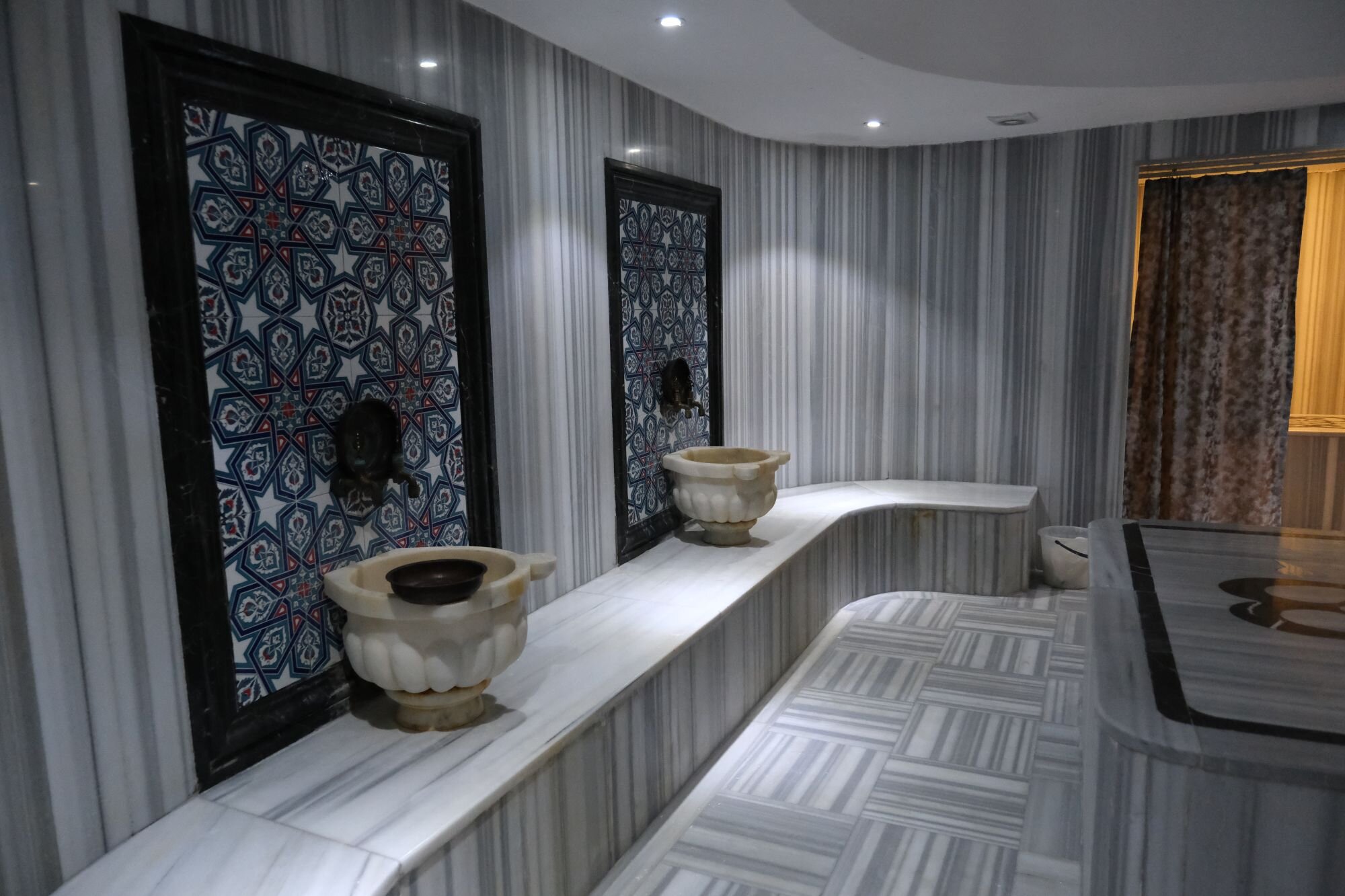 Boris Hotel · 43