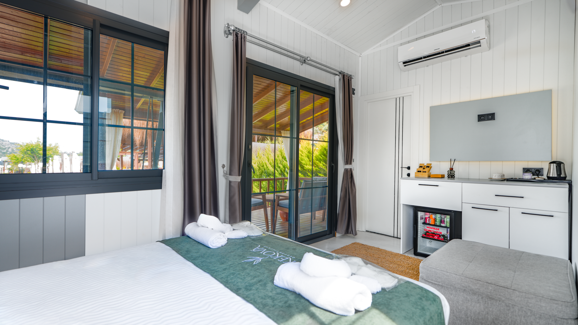 Double Garden Room