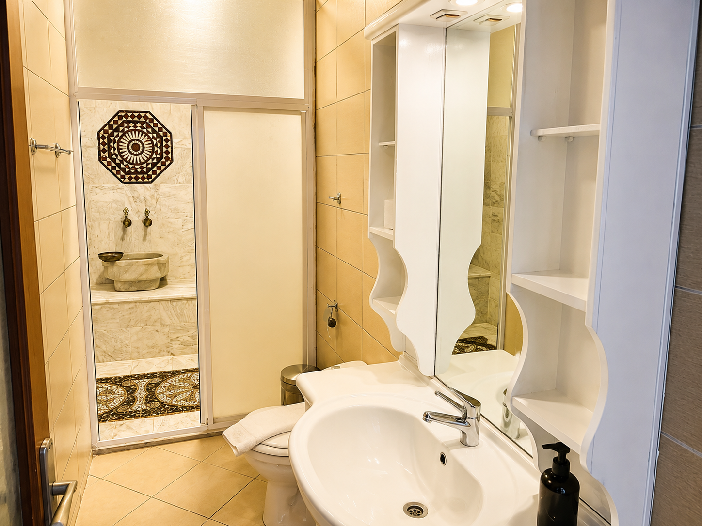 Dolphin Hotel Bozburun · 9