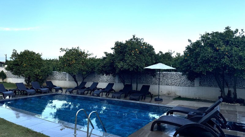 Side Mira Palace · 12