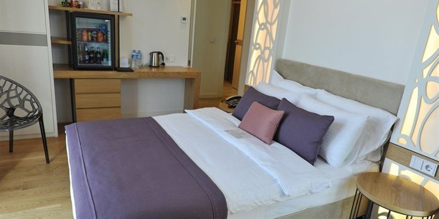 Standard Room, Land View