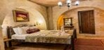 Elegant Cave Room Görseli
