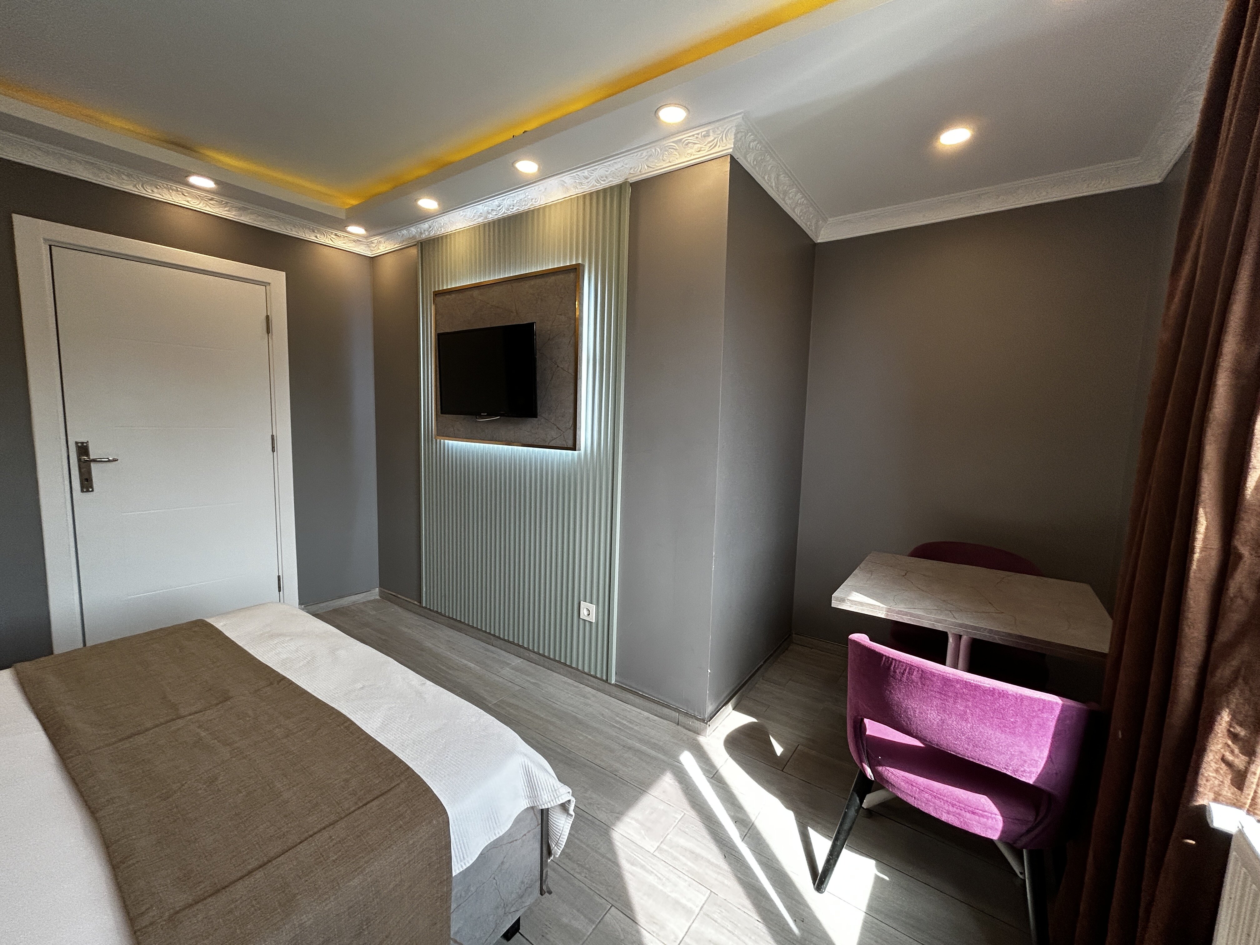 Quard Room