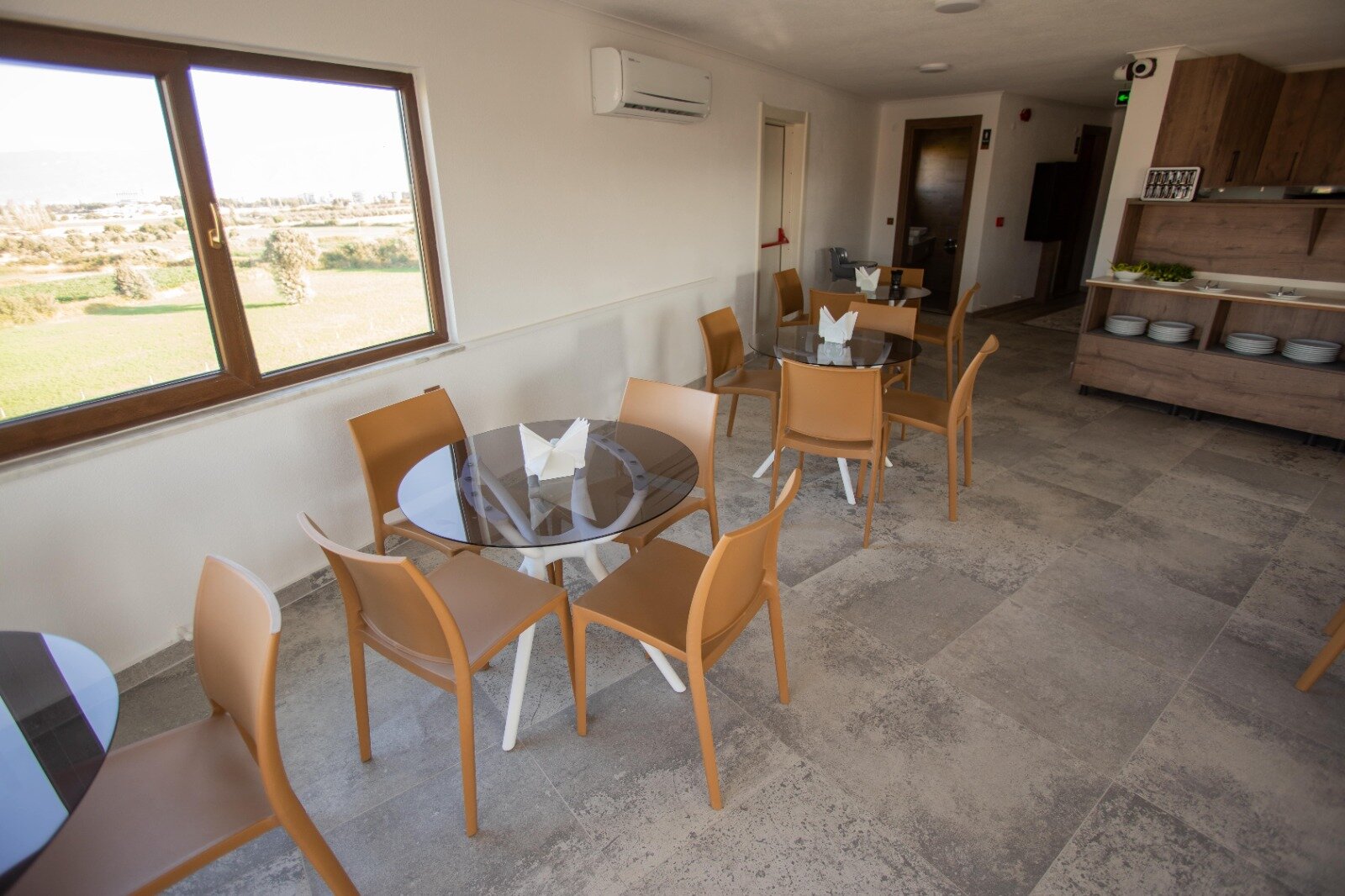 E87 Highway Otel · 9