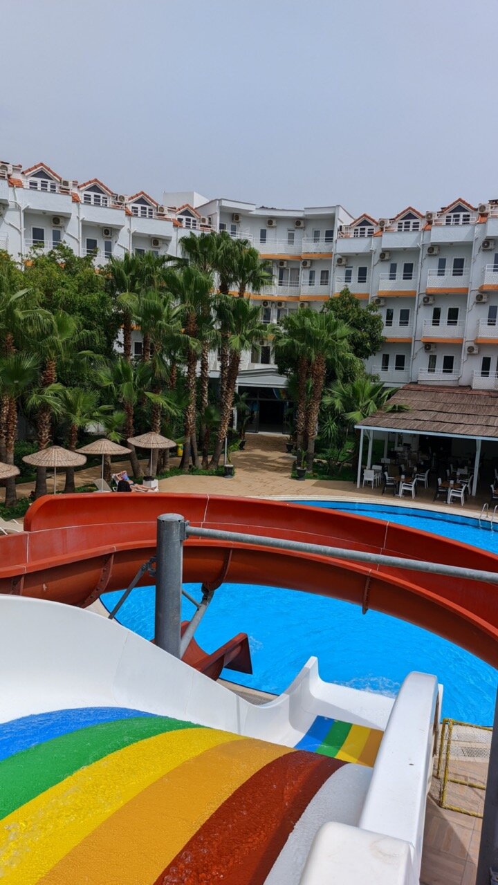 Uk Hotel Kiriş · 11
