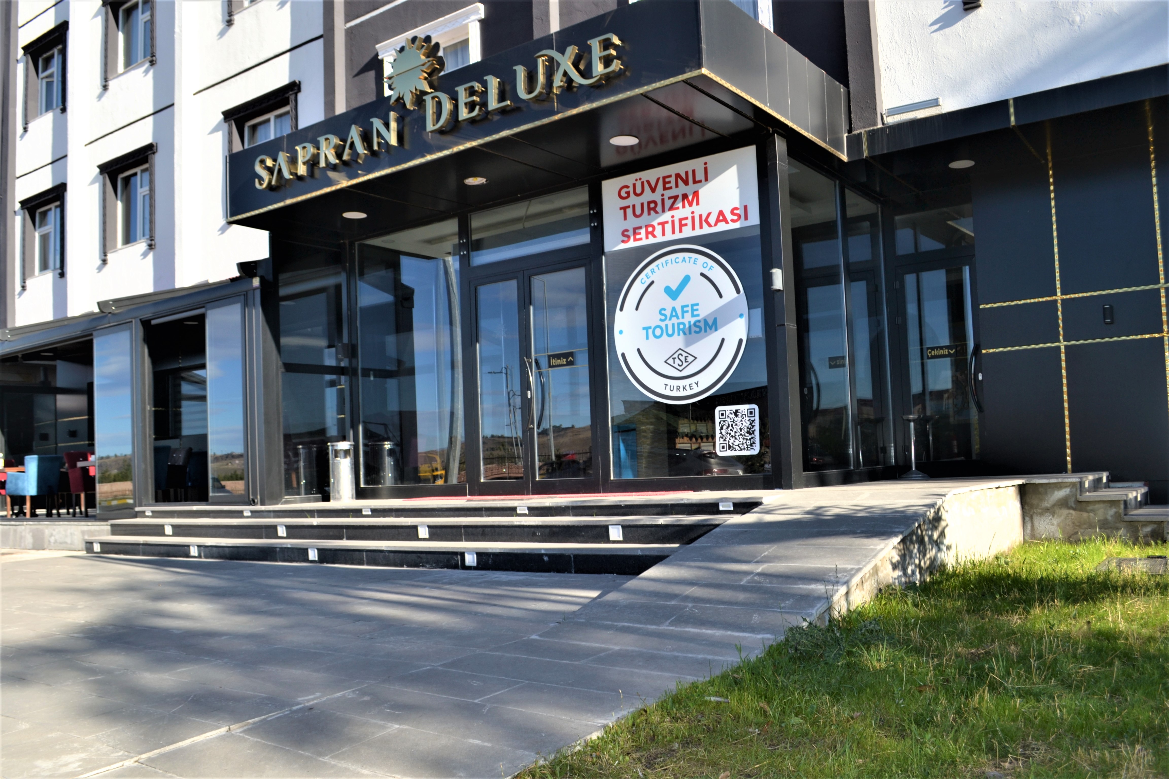 Sapran Deluxe Hotel
