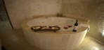 Family Cave Suite with Jacuzzi Görseli
