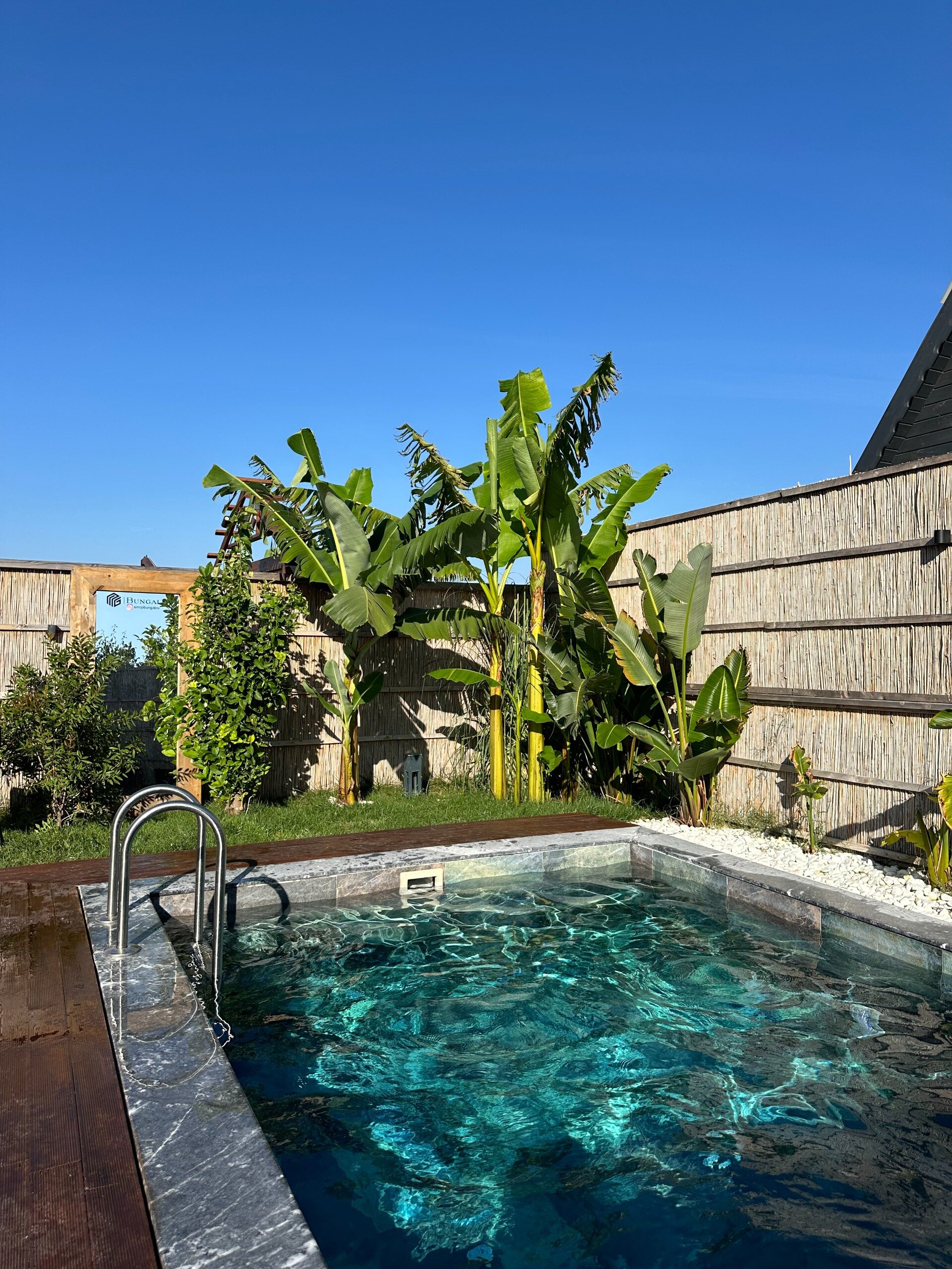 Premium Isıtmalı Havuzlu Bungalov