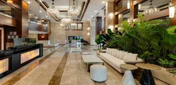 Double Tree by Hilton Van · 73