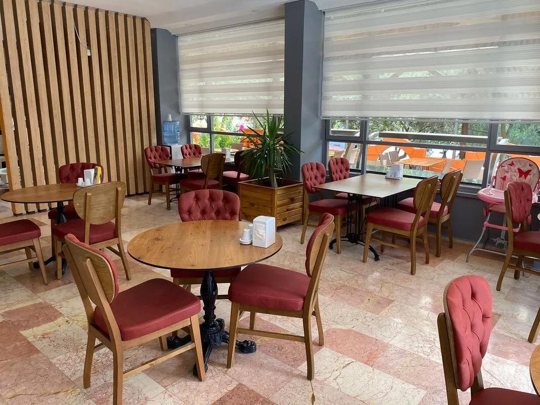 Dionisus Hotel Lara