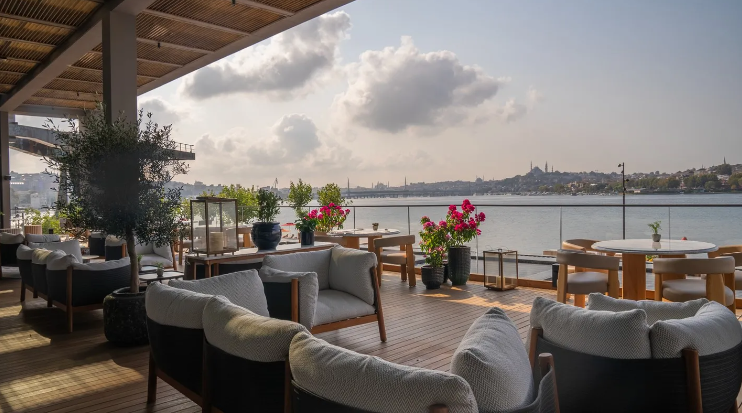 Rixos Tersane İstanbul + Nickelodeon Play Tersane Access · 38
