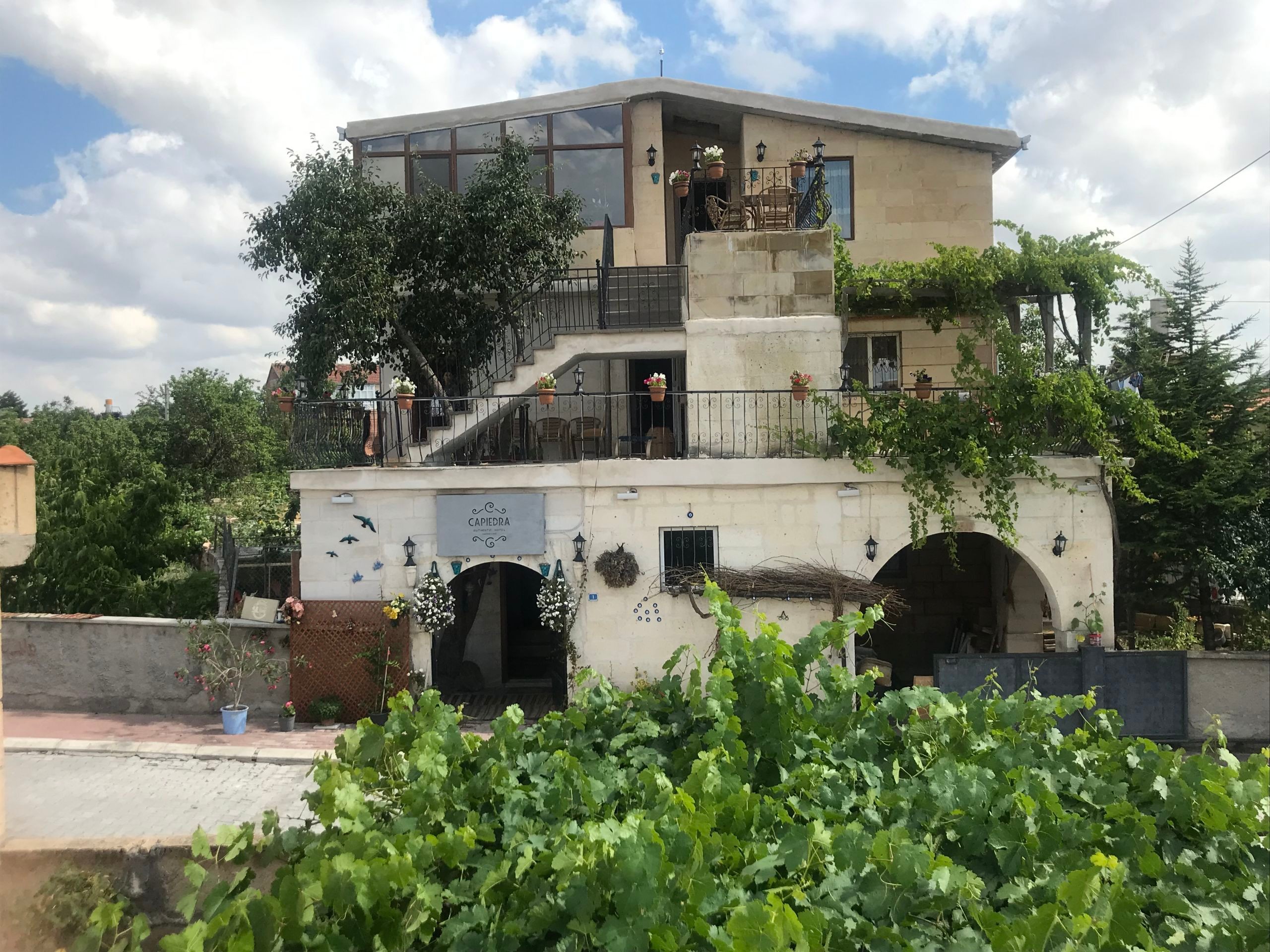 Capiedra Hotel