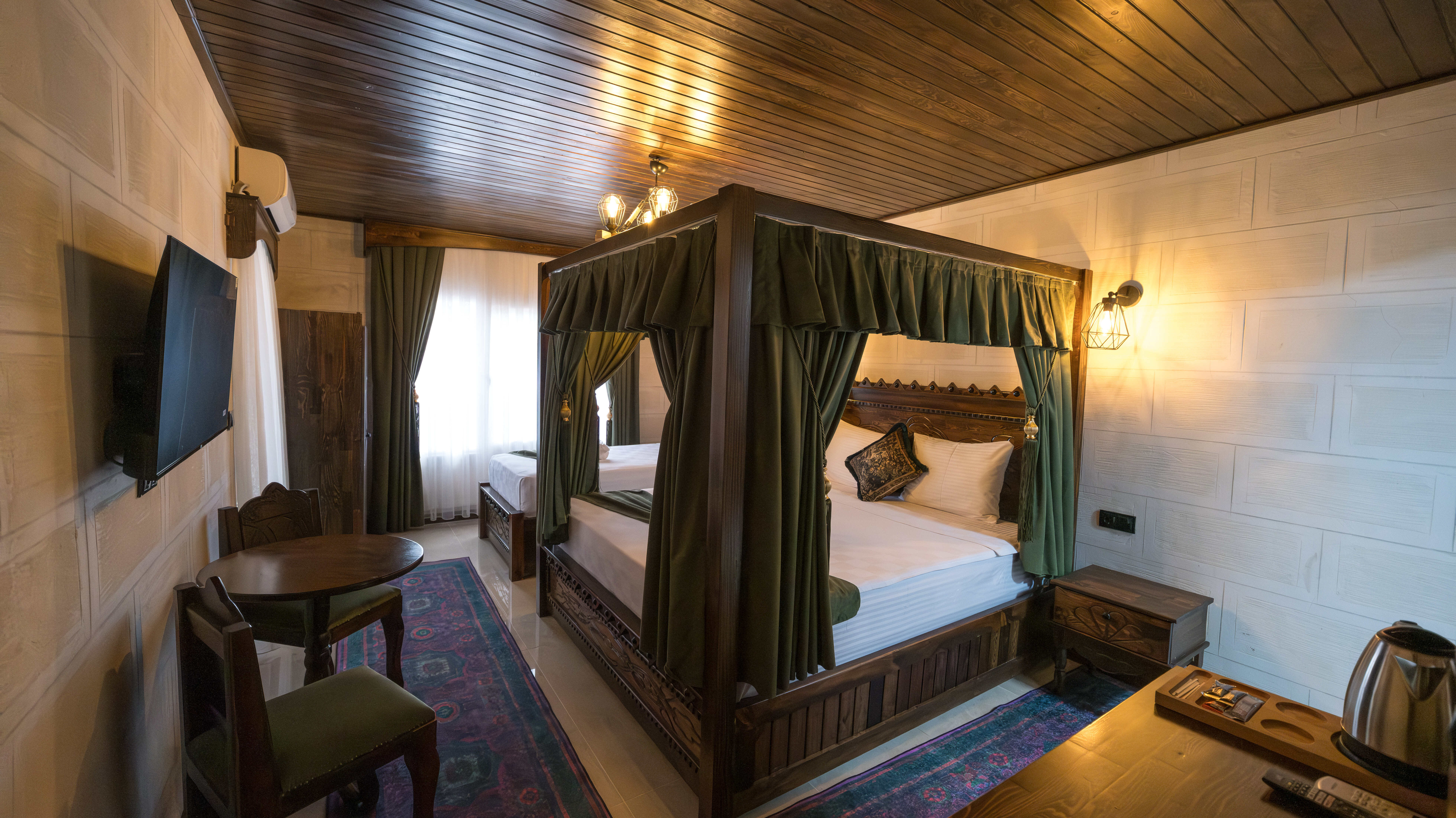 Deluxe Family Room
