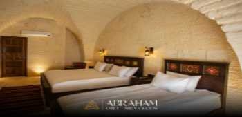 Abraham Otel · 50