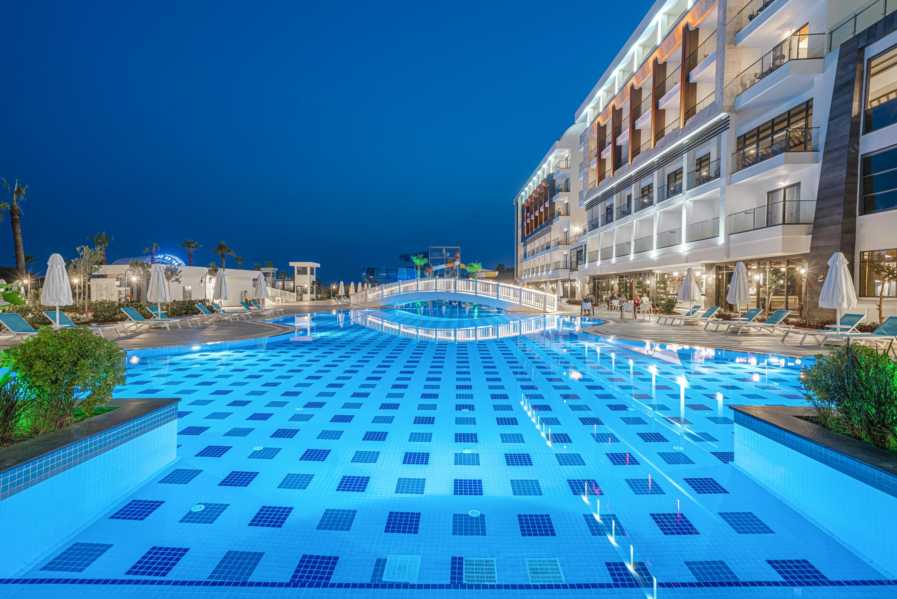 Diamond De Luxe Hotel Resort & Spa
