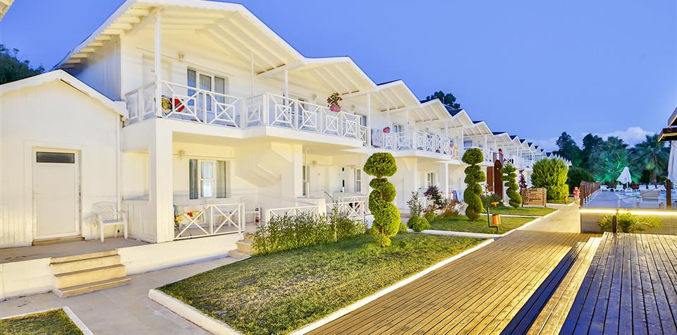 Risus Beach Resort Hotel