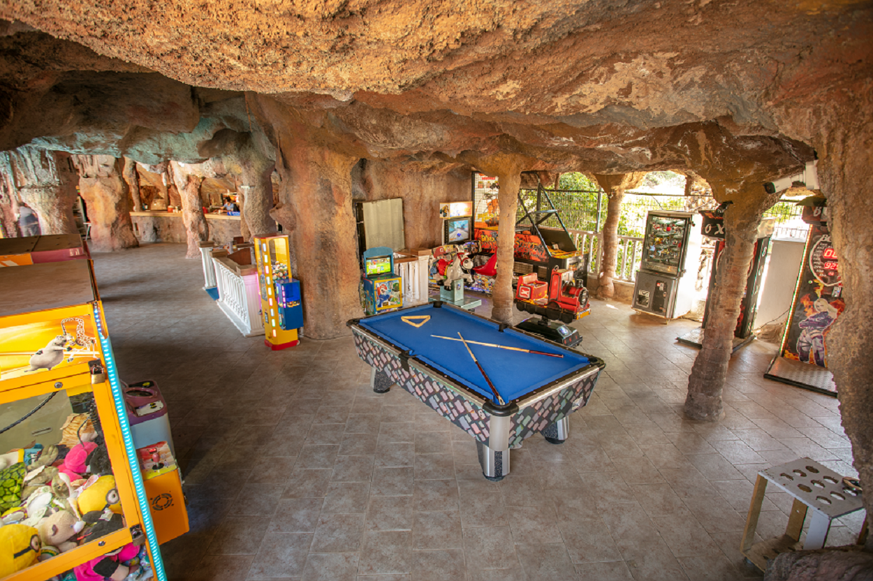 Grand Aquarium Hotel
