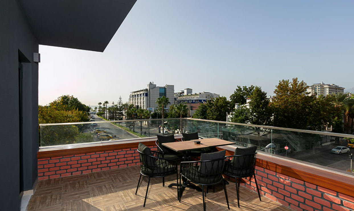 Pukka Hotel