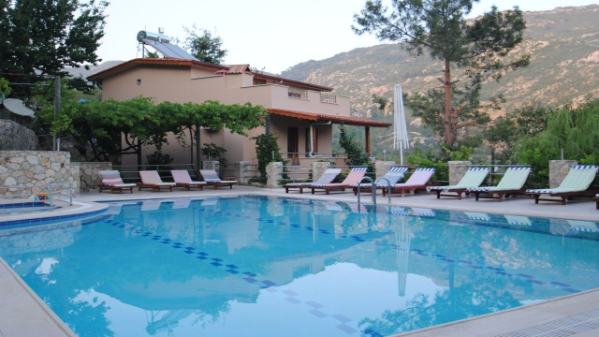 Kleo Cottages