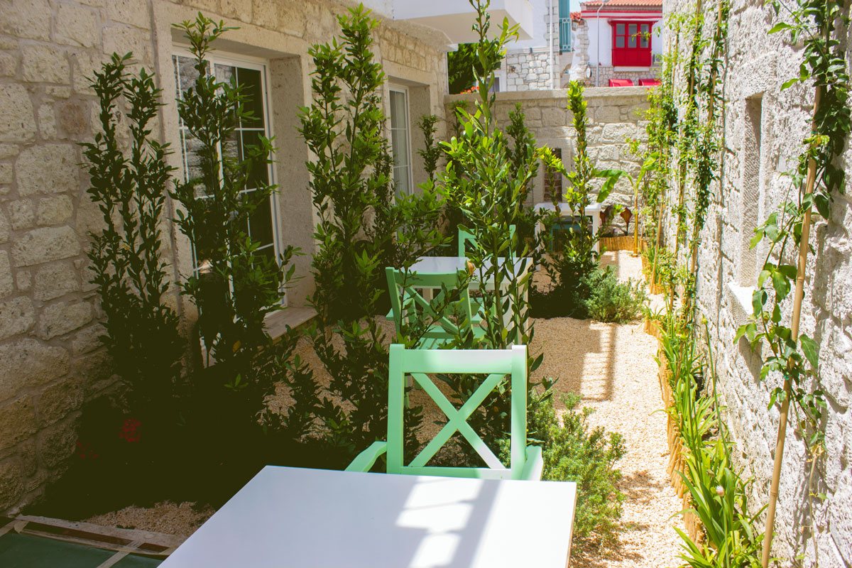 Avlu Alaçatı Butik Otel