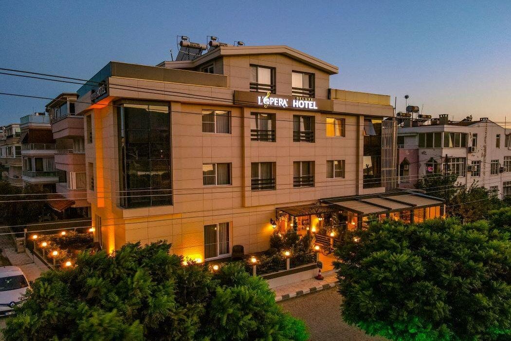 L`opera Deluxe Hotel