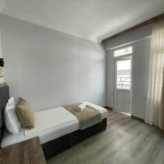 Seven City Hotel