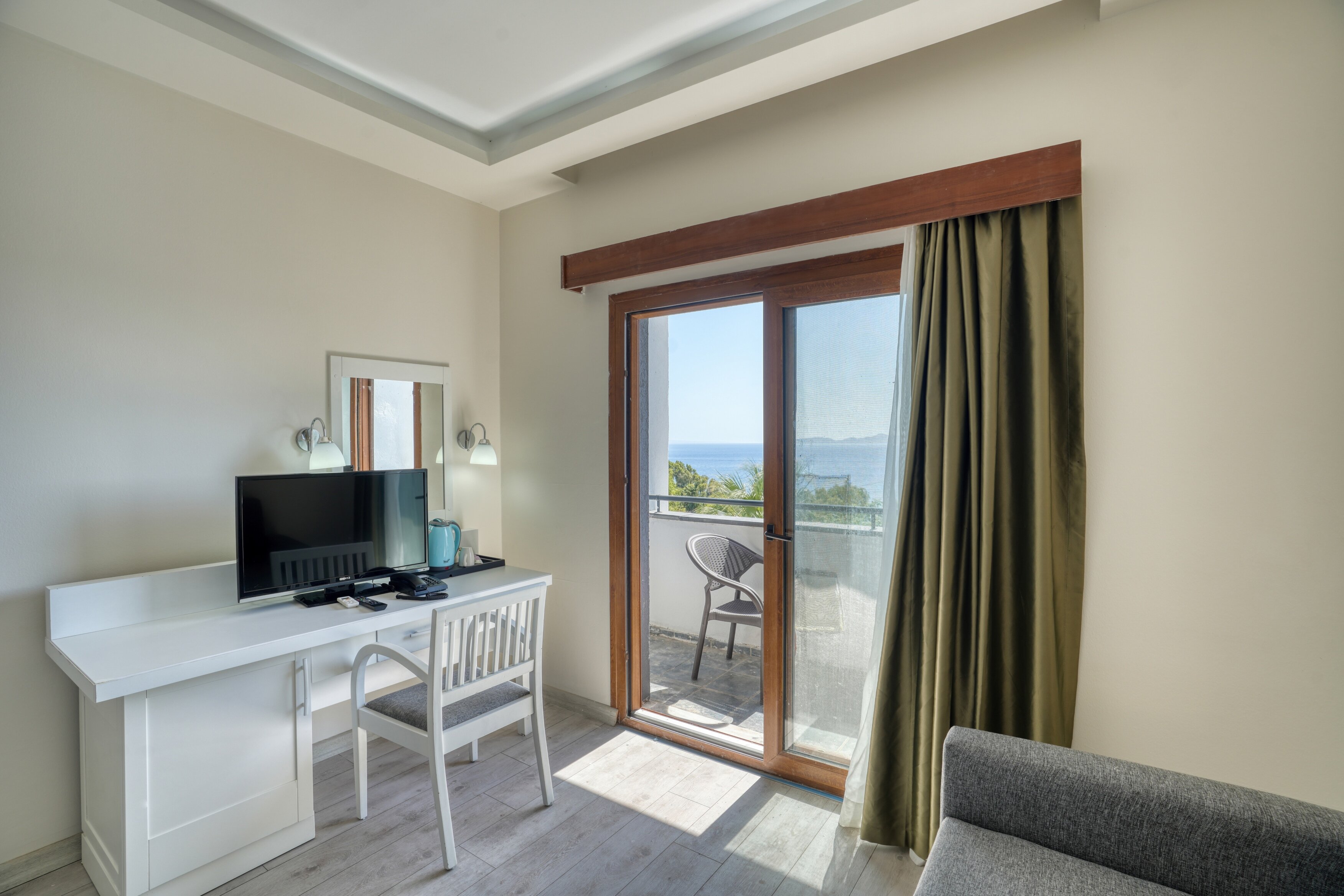 Deniz Manzaralı Club Odası