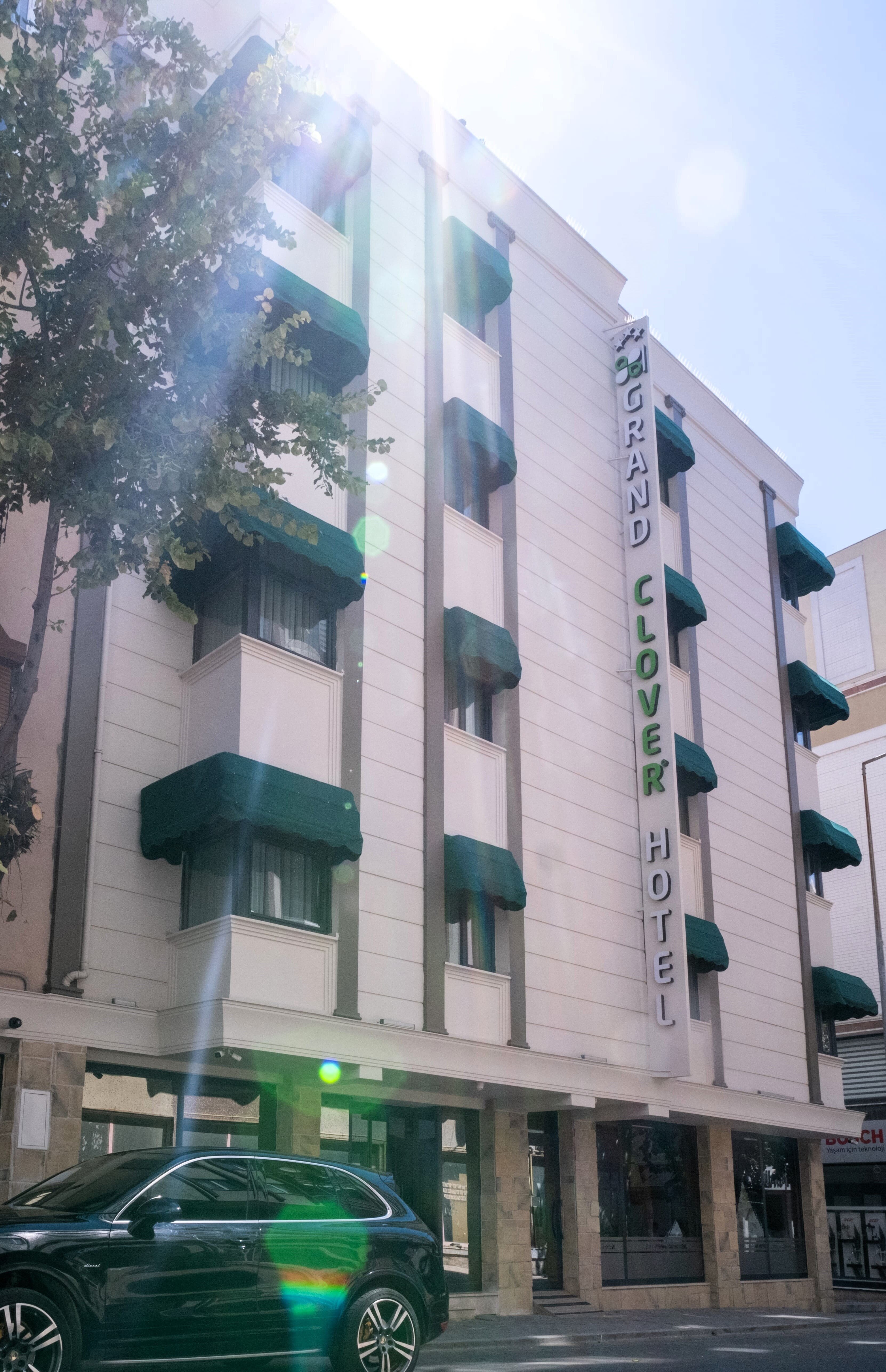 Grand Clover Hotel