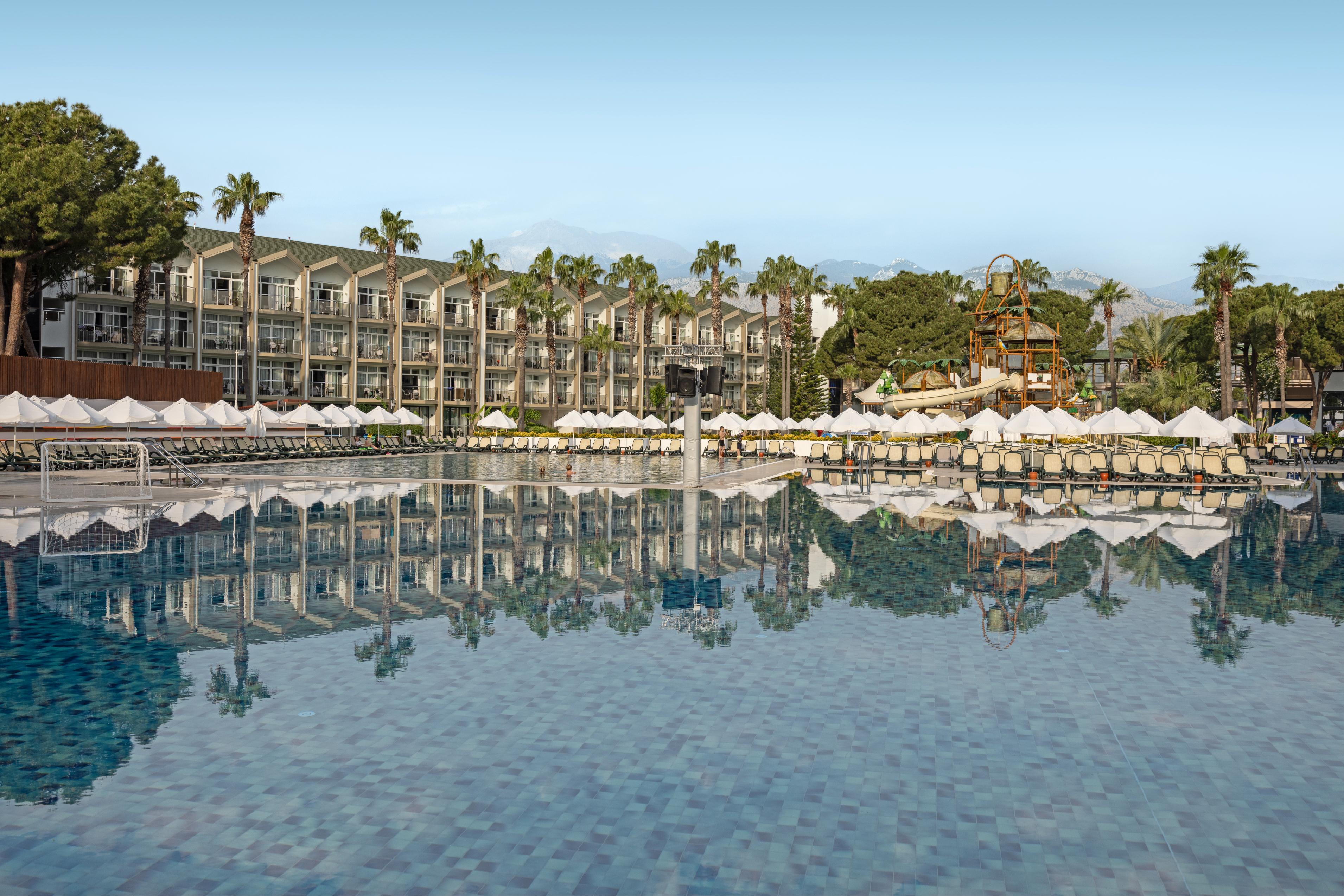 Dobedan World Palace ( Ex. Brand Alva Donna Hotels )