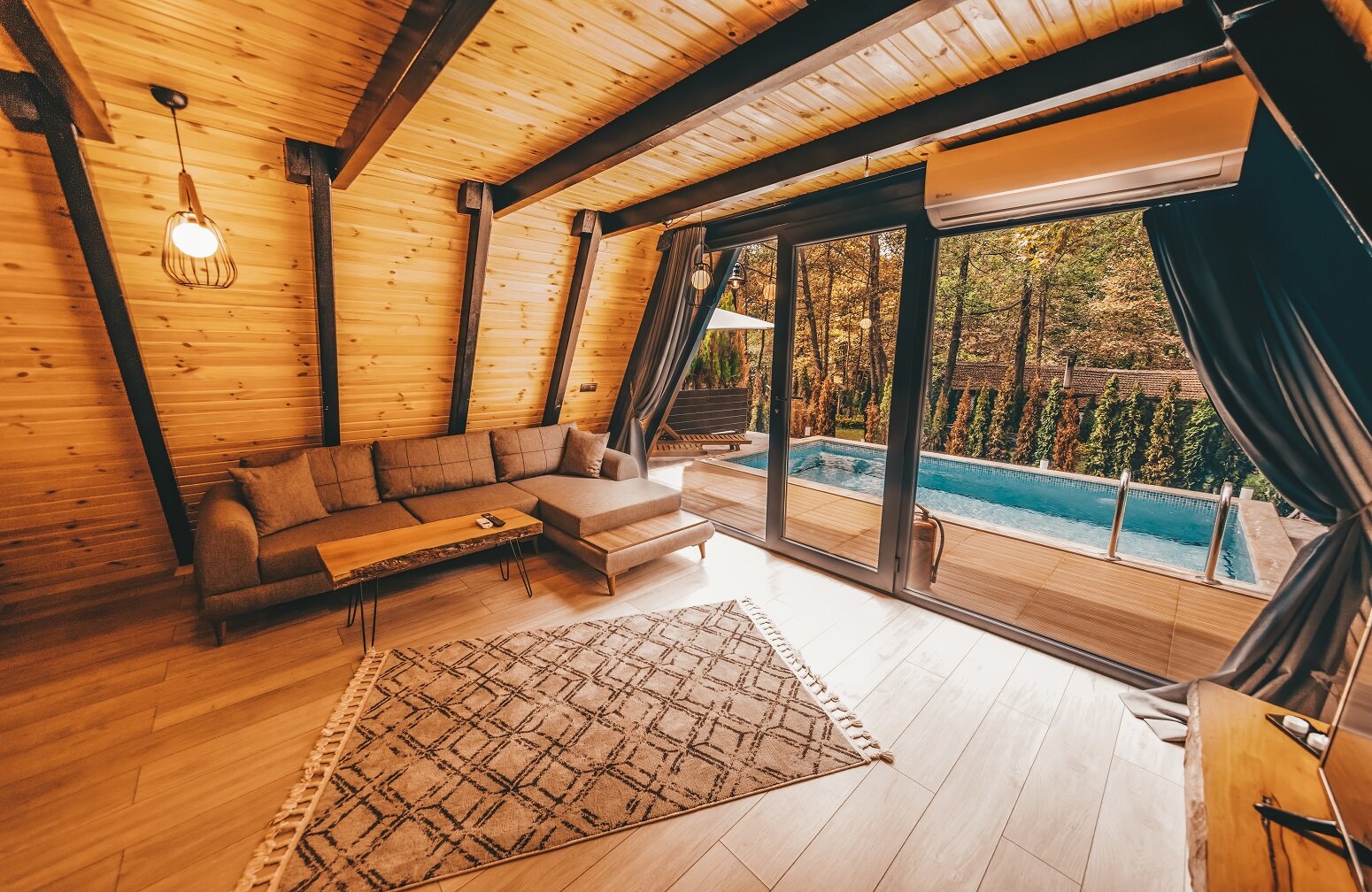 Isıtmalı Havuzlu, Jakuzili Bungalov