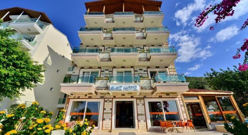 Maki 2 Hotel