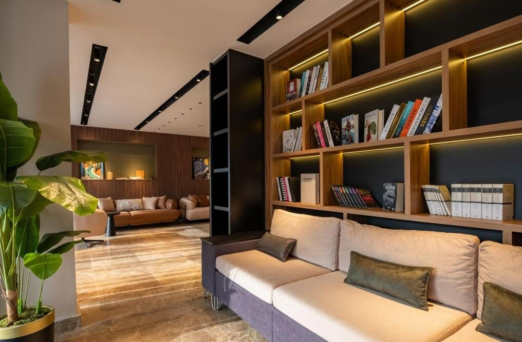 Fly Point Hotel · 5