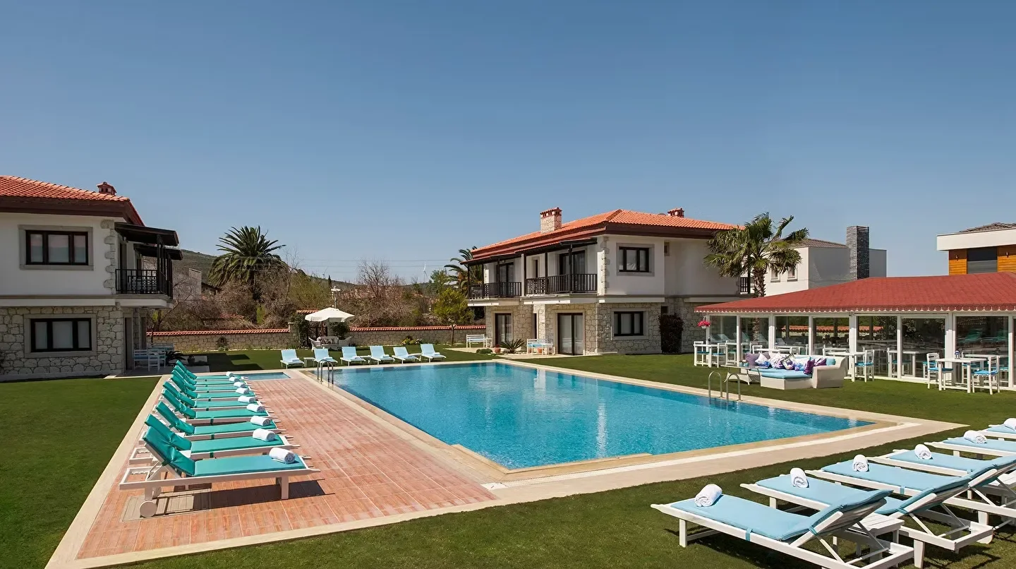 Mara Bahçe 24 Suits Alaçatı