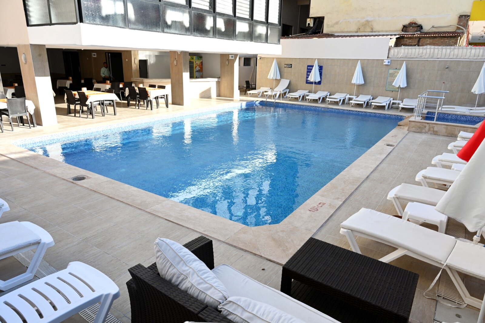 Roxx Royal Hotel · 4