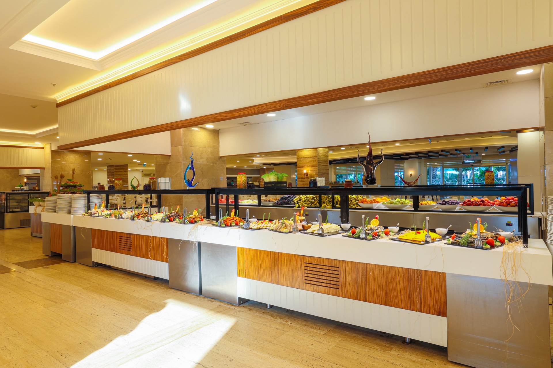 Crystal Admiral Resort Suites & Spa