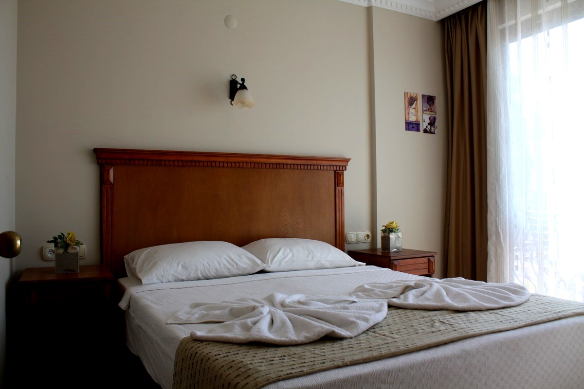 Rosy Suites Hotel