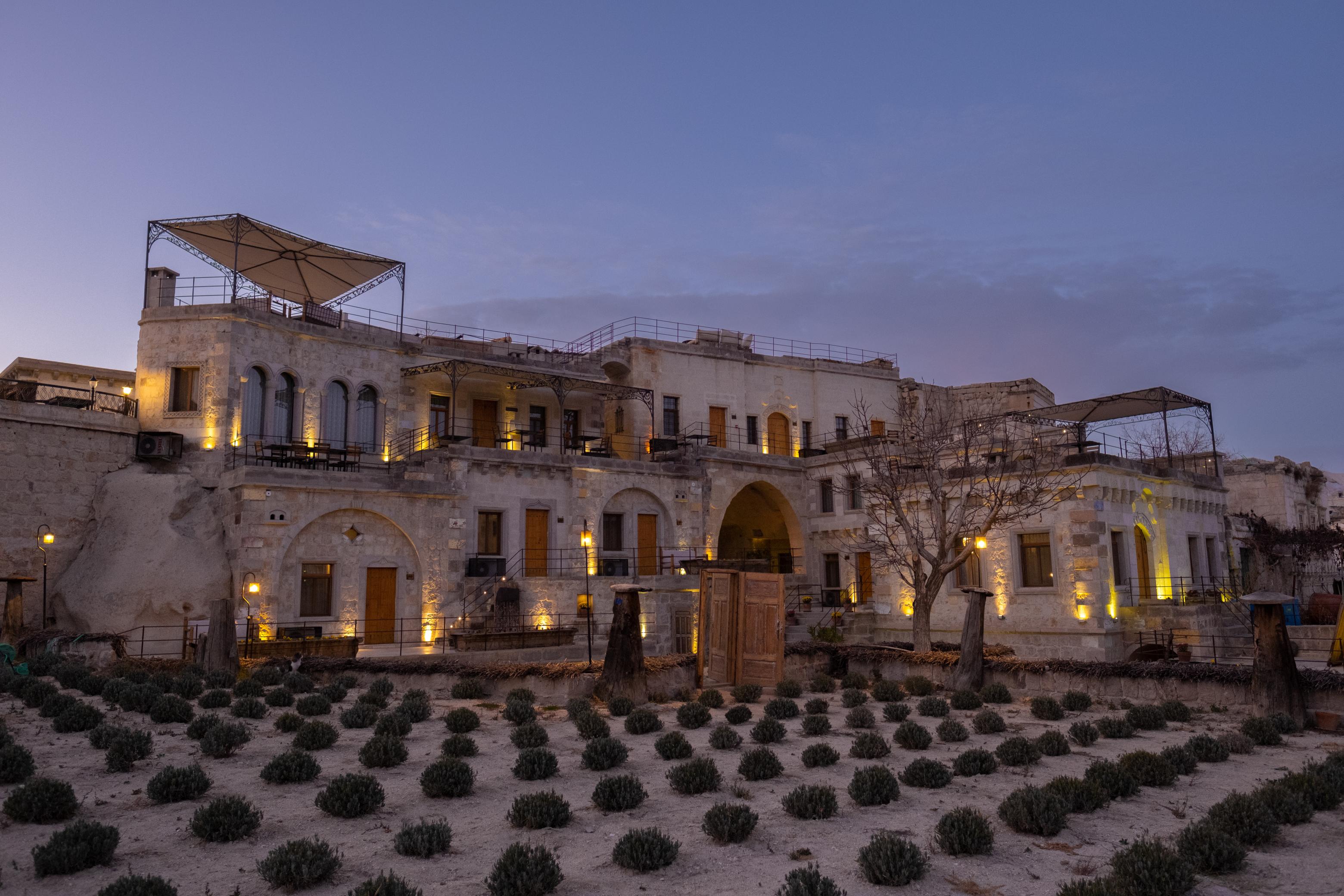 Design Cave Hotel